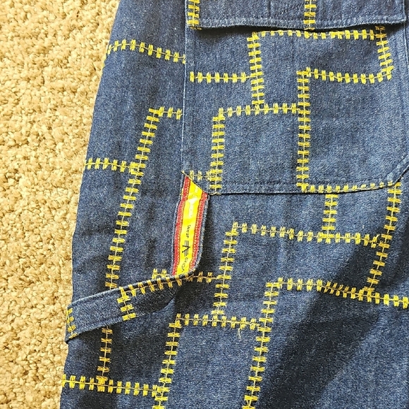 Men's Blue and Yellow Patterned Jean Shorts - Picture 4 of 6